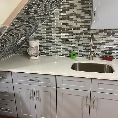 A Great Room In Queens 뉴욕 외부 사진
