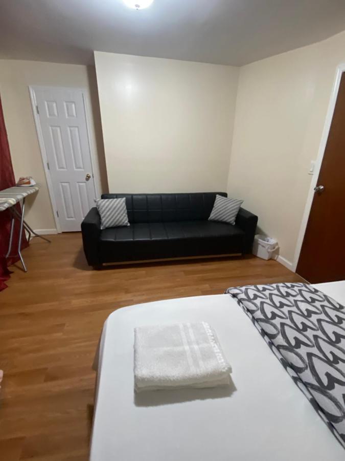 A Great Room In Queens 뉴욕 외부 사진