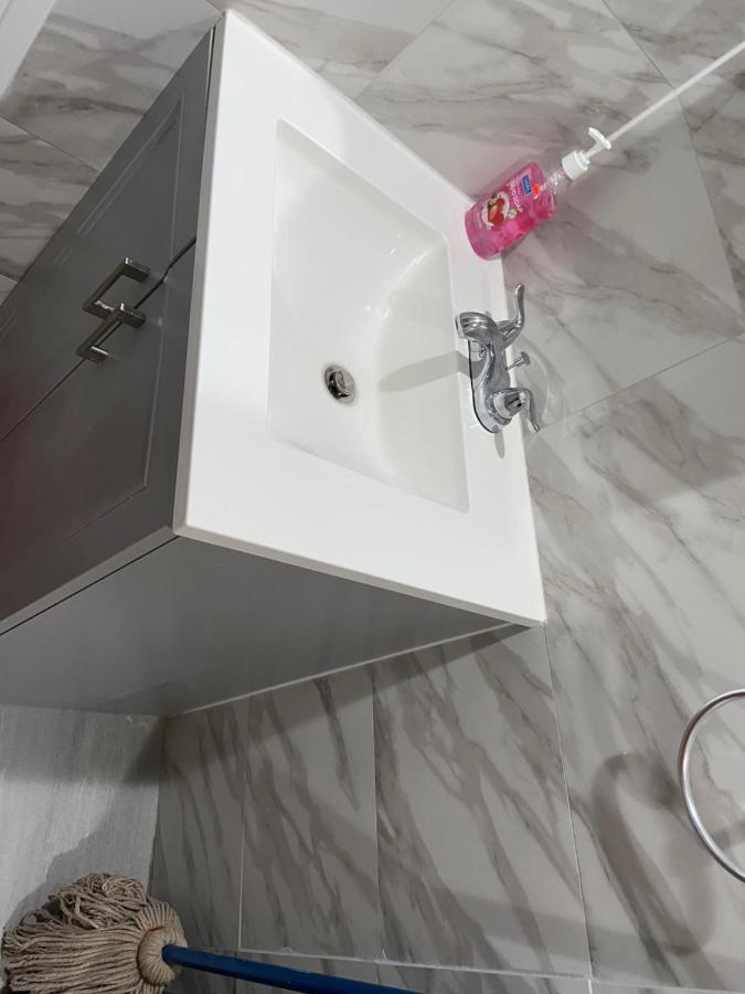 A Great Room In Queens 뉴욕 외부 사진
