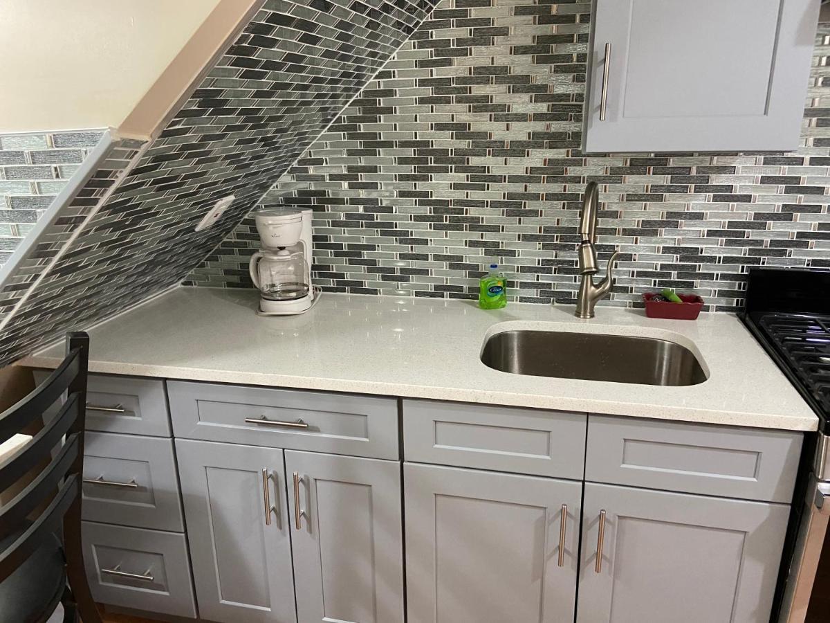 A Great Room In Queens 뉴욕 외부 사진